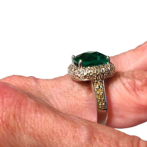 Vintage Ring Large Multifaceted Green Stone Silver Setting sz 6 - Picture 3 of 7